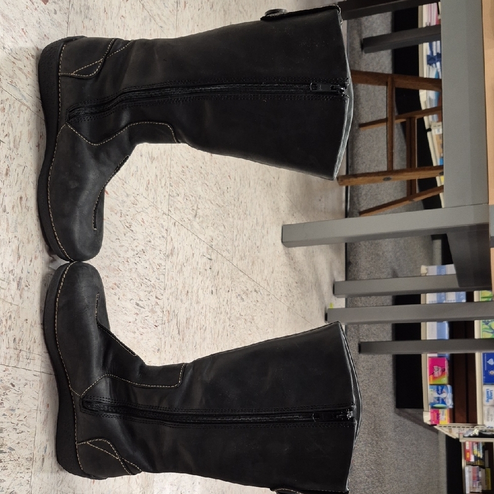 Duluth Trading Co Black Leather Boots - Picture 4 of 4